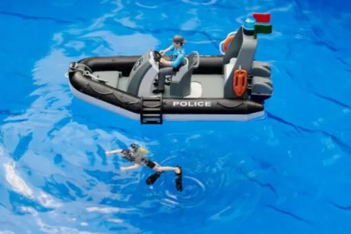 Bruder bworld - Polizei Schlauchboot, Rundumleuchte, 2 Figuren und Zubehör | Teddy Toys Kinderwelt