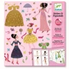 DJECO Stickerpuppen - Papier Puppen Durch die Jahreszeiten | Teddy Toys Kinderwelt