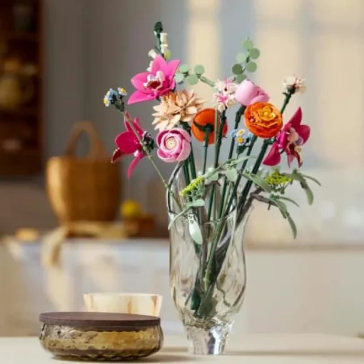 LEGO® Botanicals 10342 Schöner Rosafarbener Blumenstrauß | Teddy Toys Kinderwelt