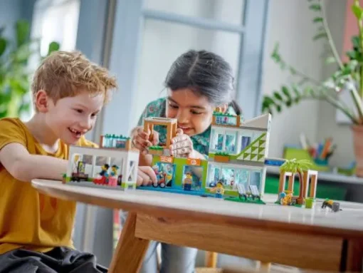 LEGO® City 60365 Appartementhaus | Teddy Toys Kinderwelt