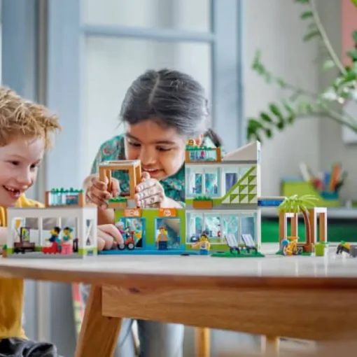 LEGO® City 60365 Appartementhaus | Teddy Toys Kinderwelt
