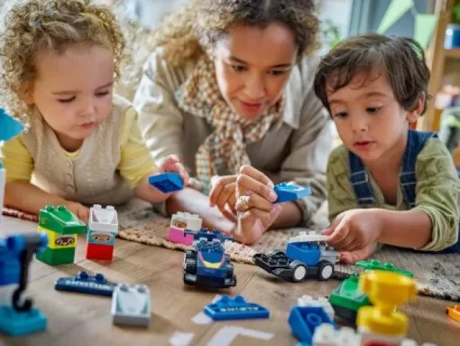 LEGO® DUPLO 10445 F1 Team Rennautos mit Rennfahrern | Teddy Toys Kinderwelt