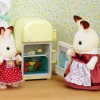 Sylvanian Families - Schokoladenhasen Mutter mit Kühlschrank | Sylvanian Families | Spielfiguren & Spielsets | Spielzeug | Teddy Toys Kinderwelt